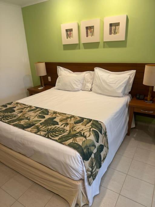 Lindo Flat No Costabella Apartment