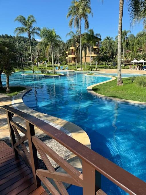 Lindo Flat No Costabella Apartment